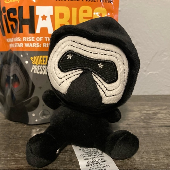Disney Wishables Star Wars Collectible Plush- Kyle Ren - Picture 5 of 6